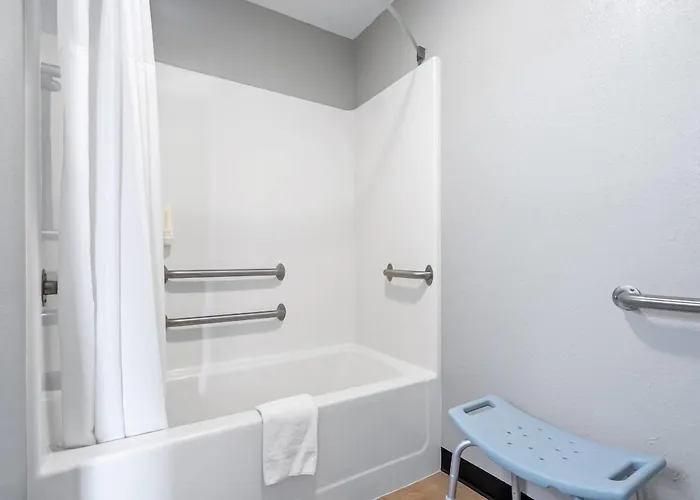Days Inn By Wyndham El Paso