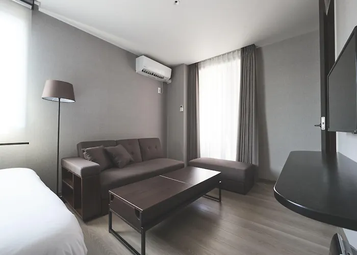 Rela Higashimatsudo Aparthotel
