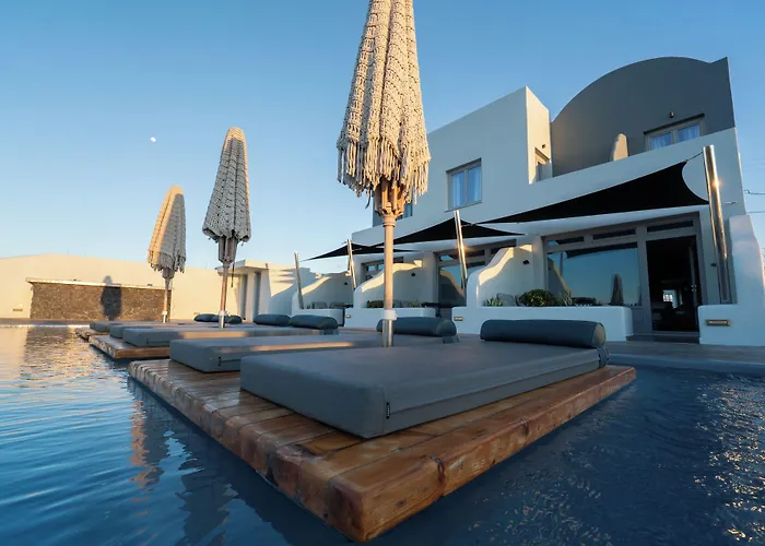 Volcanic Arc Suites Oia