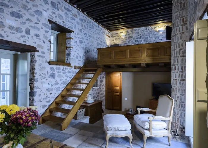 Cotommatae Hydra 1810 Hotel