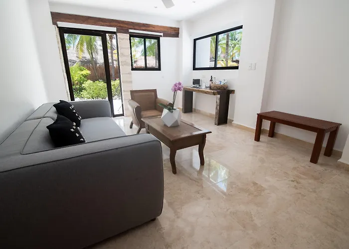Casa Del Jaguar Beach Hotel Isla Mujeres