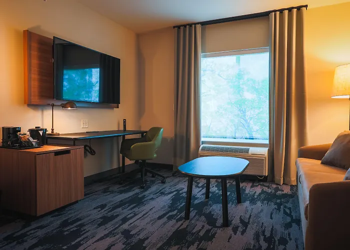Fairfield Inn & Suites Marquette