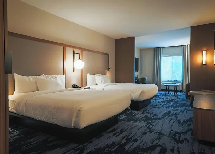 Fairfield Inn & Suites Marquette