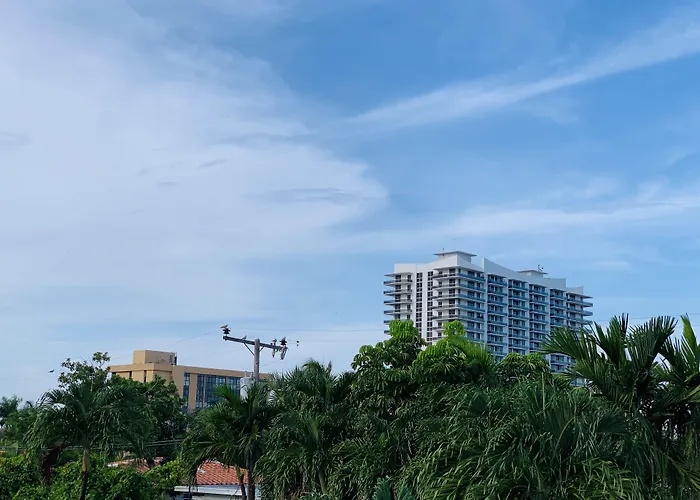 Blue House Miami Hotel North Bay Village