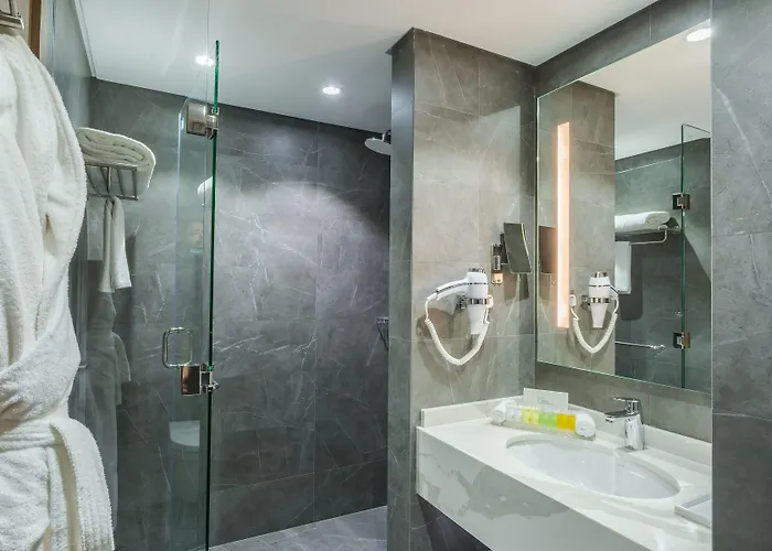 Clarion Hotel Jeddah Airport