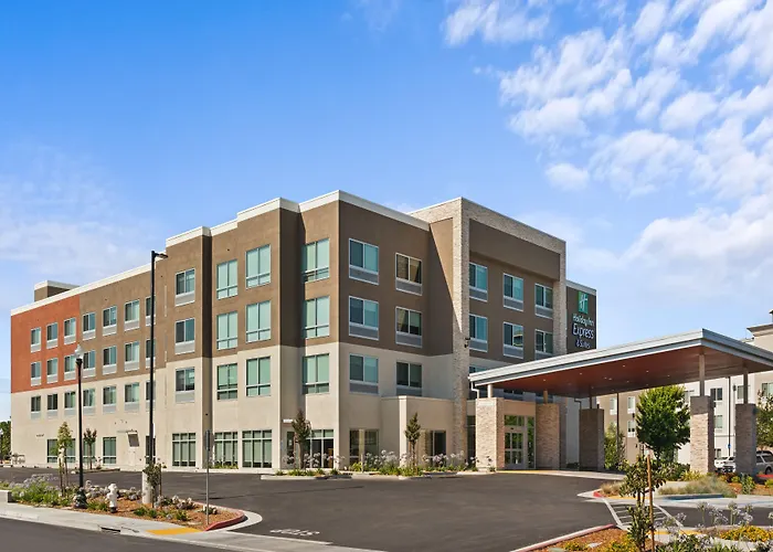 Holiday Inn Express & Suites - Suisun City By Ihg