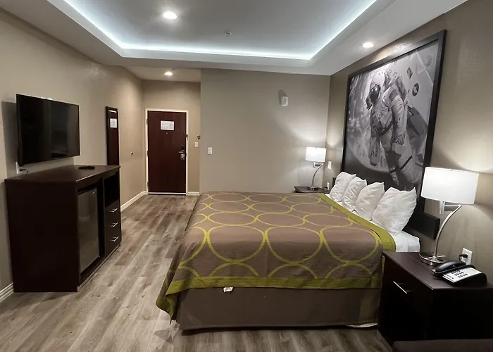 Super 8 By Wyndham Kingwood Houston North Hotel Porter