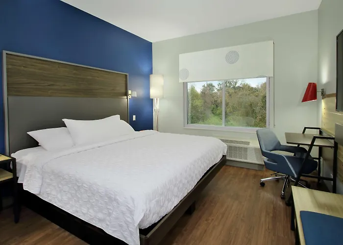 Tru By Hilton Mobile Hotel