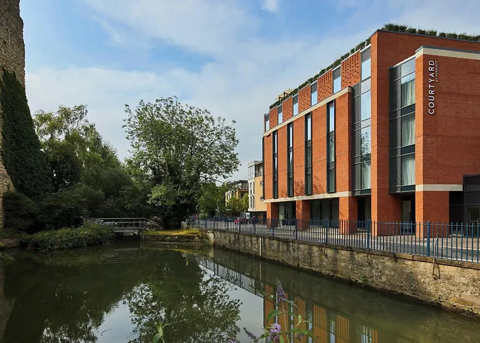 Courtyard By Marriott Oxford City Centre