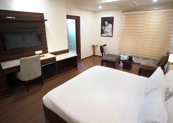 Sai Maa Hotel & Residency Puttaparthi