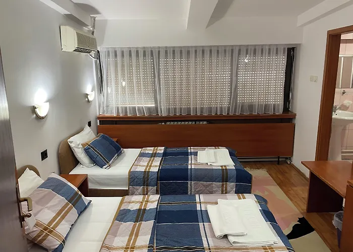 Hotel Square Üsküp