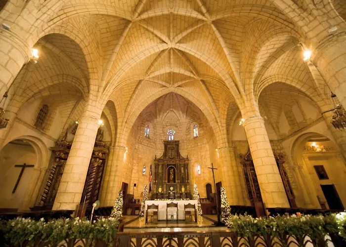 Hotel La Colonia Santo Domingo