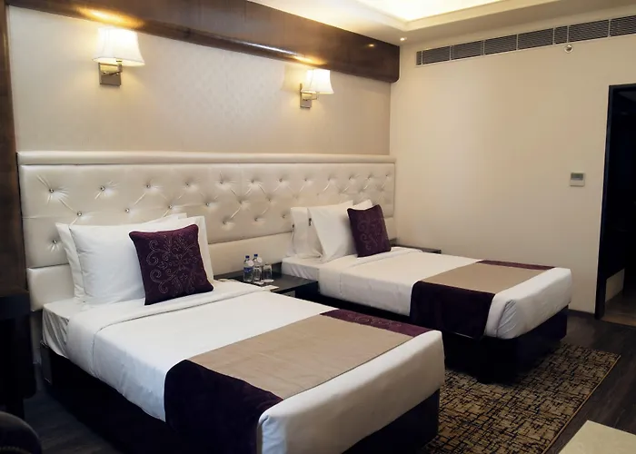 Zone By The Park, Jammu Hotel