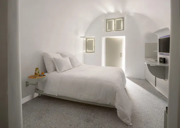 Echoes Luxury Suites (Adults Only) Oia