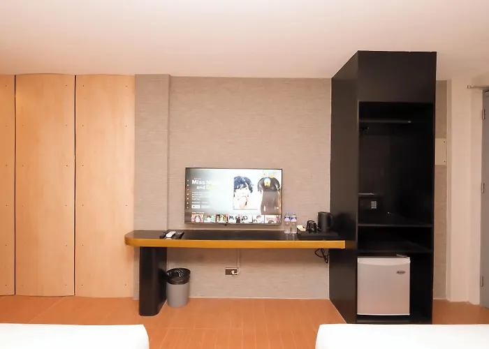 The Quarters By Rosey Hotel Cabanatuan City