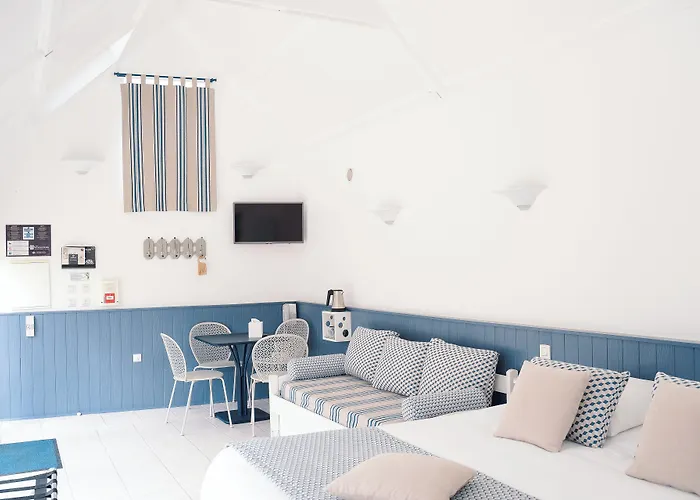 Hotel Les Agapanthes-Logis Hotel Ploubazlanec