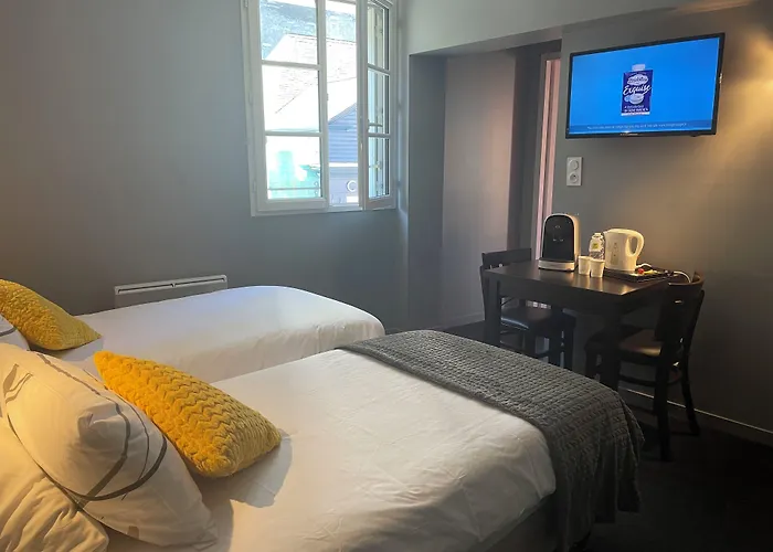 Logis Hôtel Castel de Mirambel Lourdes