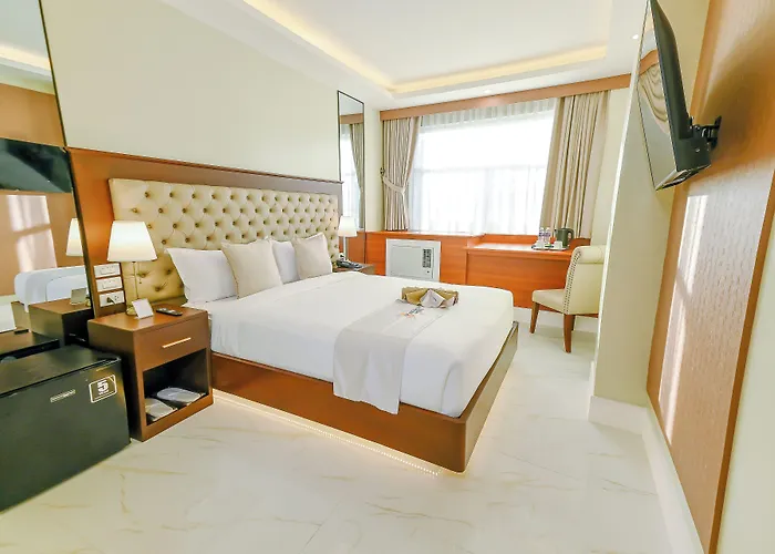 Monaco Hotel Taytay 