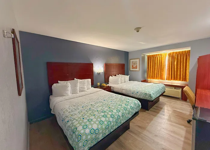 Blisspoint Inn & Suites, Northwood