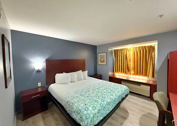 Blisspoint Inn & Suites, Northwood