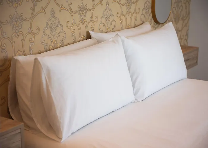 The Orange House Boutique Hotel And Upstairs Rooftop Bar Center Of La Cala De Mijas 100M From The Beach
