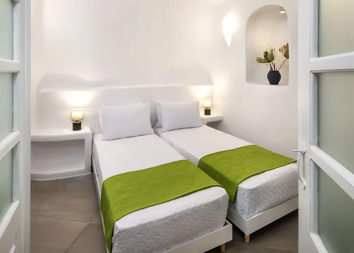 Lava Stone Bed & Breakfast Oia