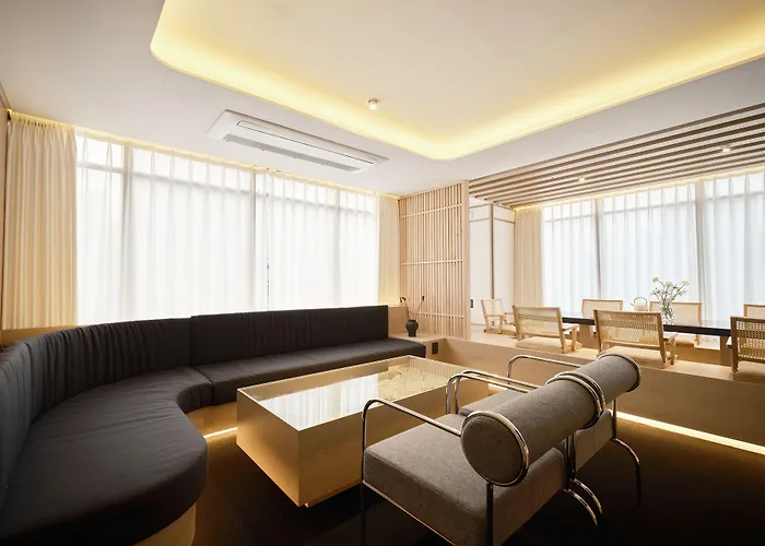 Uh Suite Seoul Deoksugung