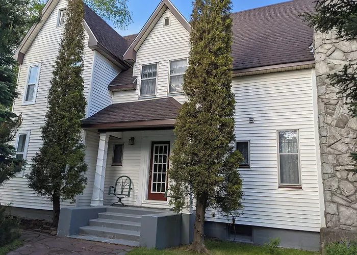 Hill Road Manor Bed & Breakfast Grand Falls