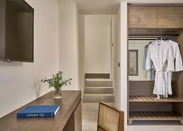 Ios Grand Pool Suites Mylopotas