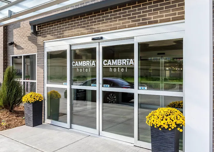 Cambria Hotel Milwaukee Downtown