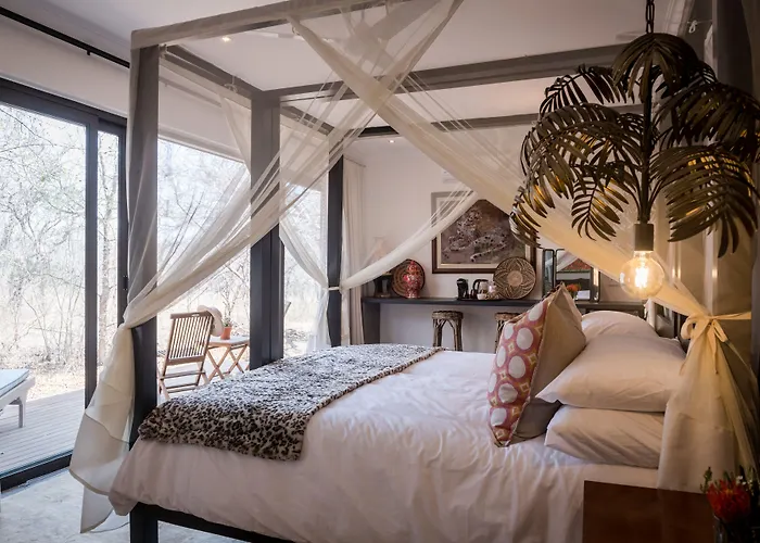 Safari Moon Luxury Bush Lodge Hoedspruit