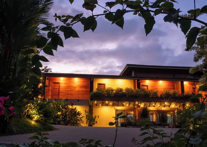 Lamangata Luxury Surf Resort Dominical