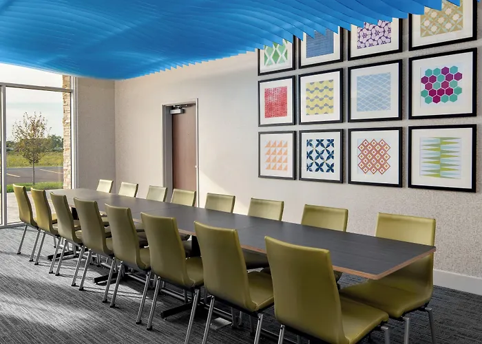Holiday Inn Express & Suites - Elkhorn - Lake Geneva Area By Ihg