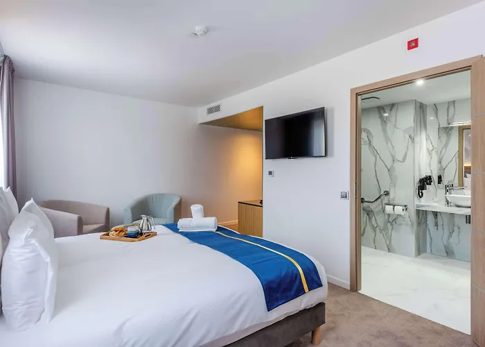 Brit Hotel Privilege Paris Rosny-Sous-Bois