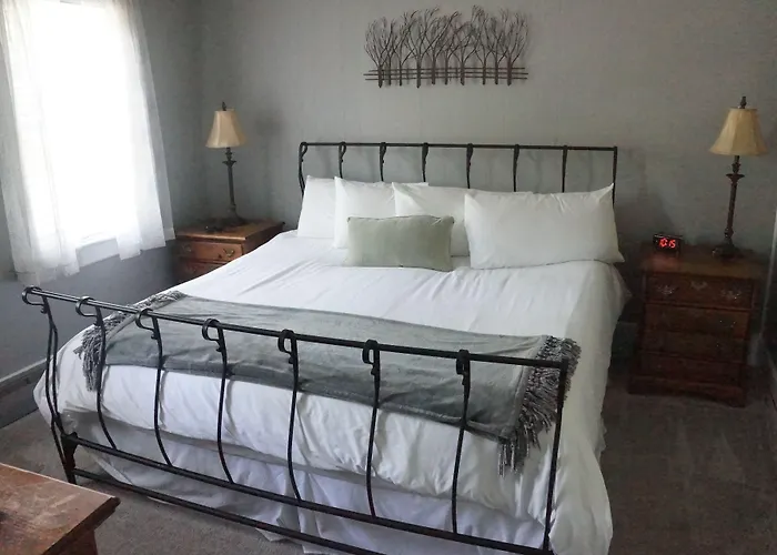 The Frogtown Inn Canadensis
