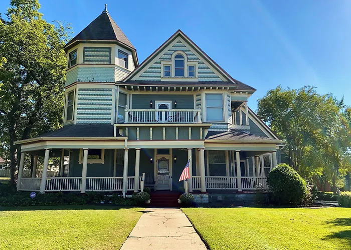 Four Winds Victorian Venue & Suites Bonham