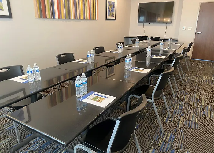 Holiday Inn Express & Suites - Auburn Downtown By Ihg