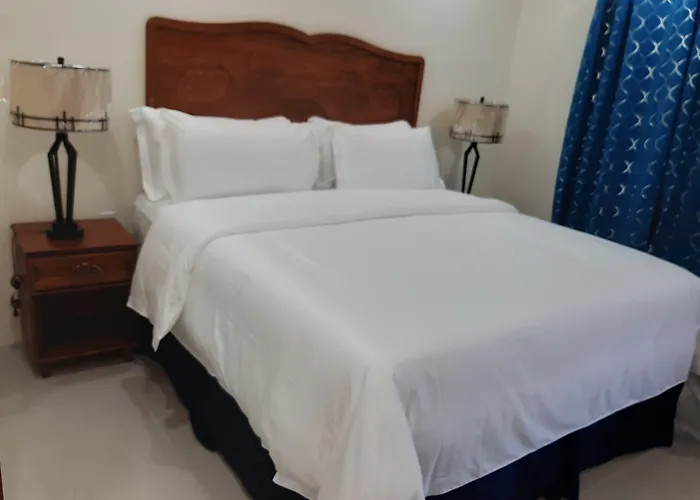Pesheres Inn & Spa Bon Accord Village