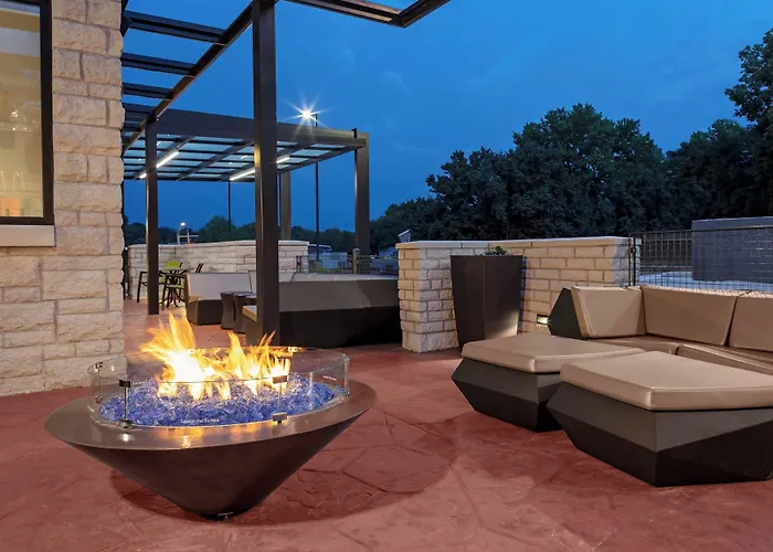 Springhill Suites By Marriott Kansas City Plaza