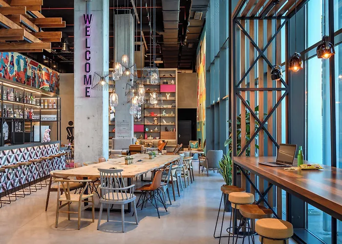 Moxy Lisboa Oriente Hotel