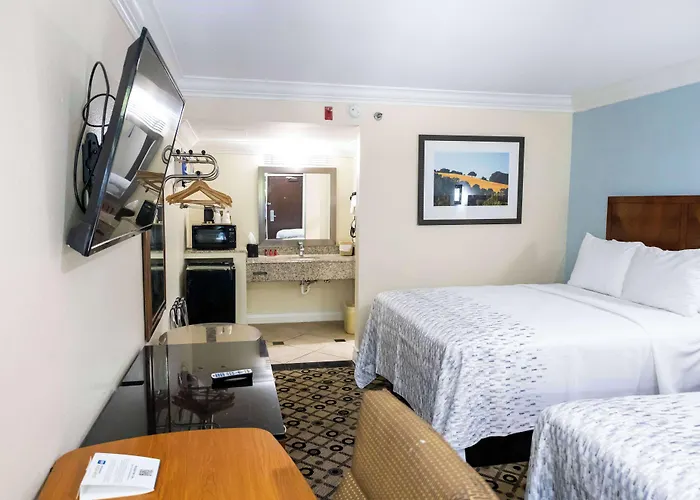 Days Inn By Wyndham College Park Atlanta Airport South