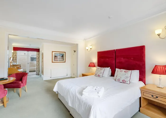 Hotel Charles House - Windsor Castle