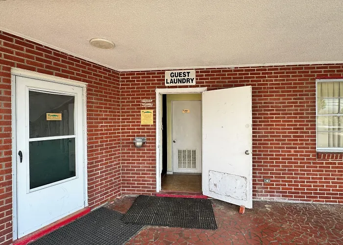 Economy 7 Inn Hampton