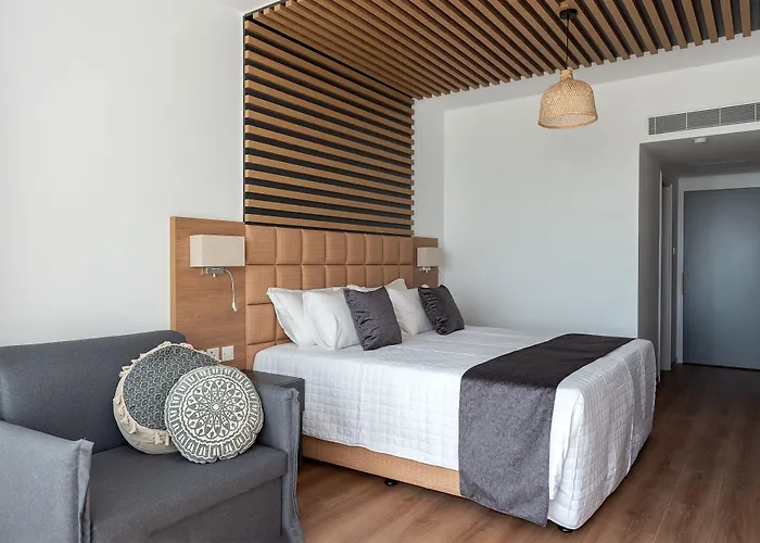 Piere - Anne Beach Hotel Айя-Напа