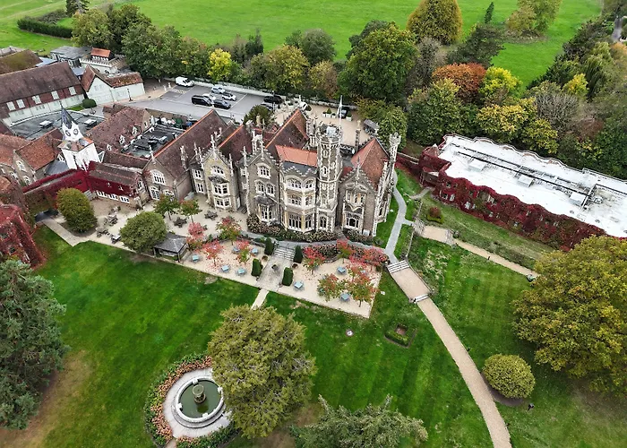 Hotel Oakley Court Windsor