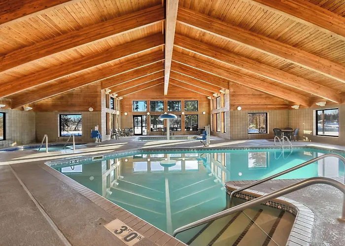 Cobblestone Hotel & Suites - Ladysmith