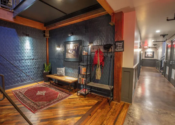 The Lofts At Downtown Salem Aparthotel