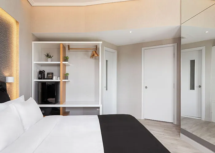 Kreoli Suites Glyfada Athens