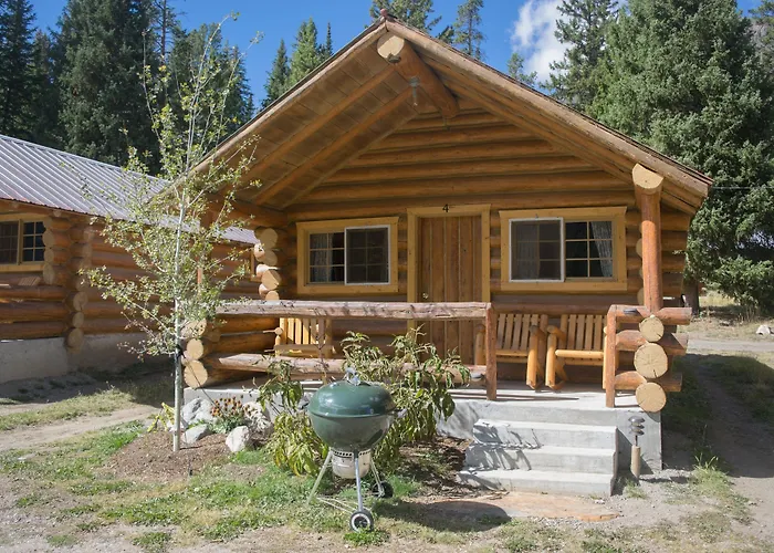 Silver Gate Lodging Cooke City
