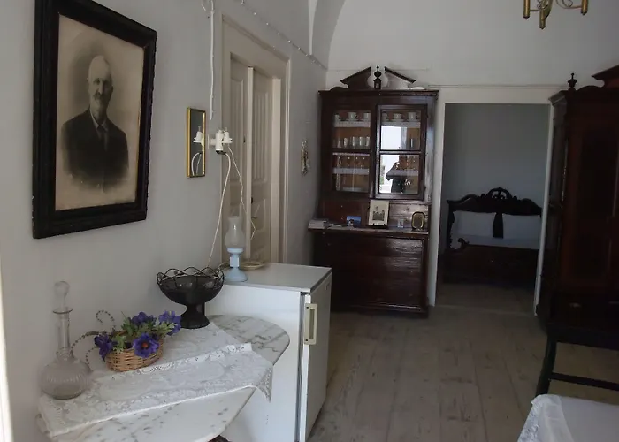 Marcos Rooms Oia 